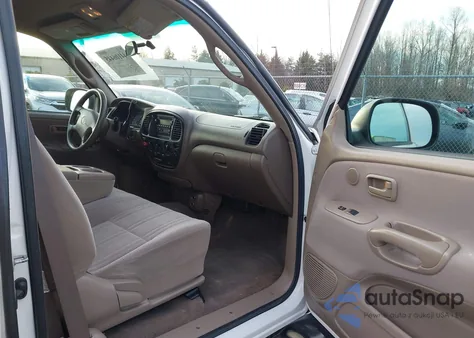 2000 Toyota Tundra Sr5 V8 from USA, damaged, VIN 5TBBT4417YS010648